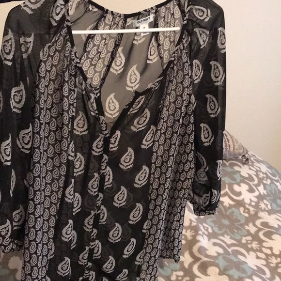 Old navy Sheer top - Picture 4 of 5